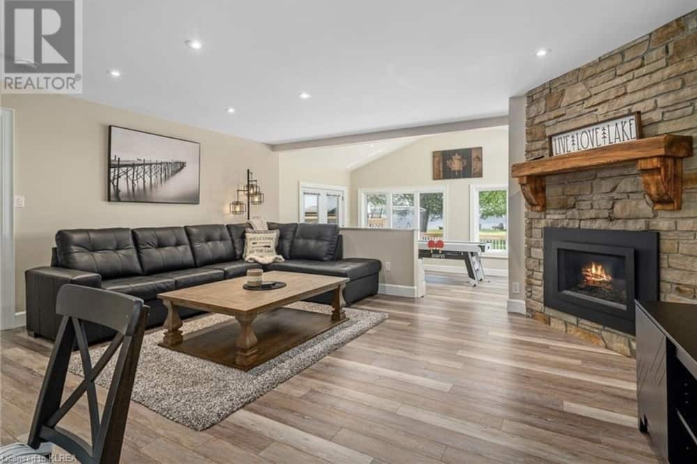 Photo of Livingroom in Bobcaygeon