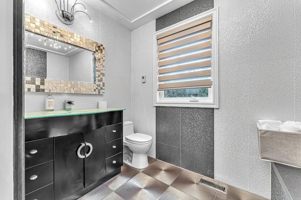 Photo of Bathroom in Erin Mills