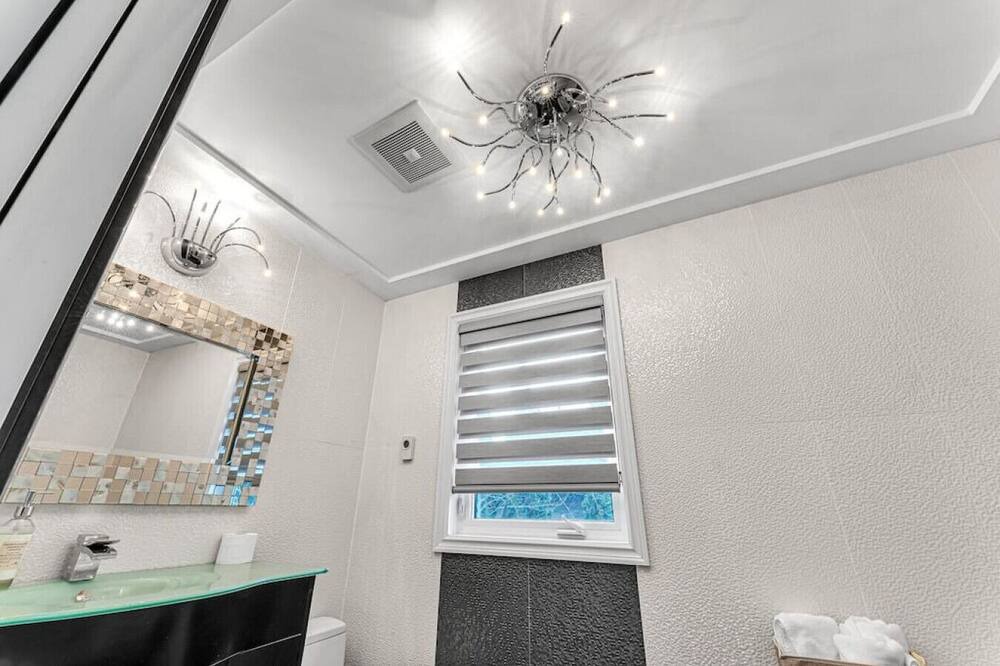 Photo of Bathroom in Erin Mills