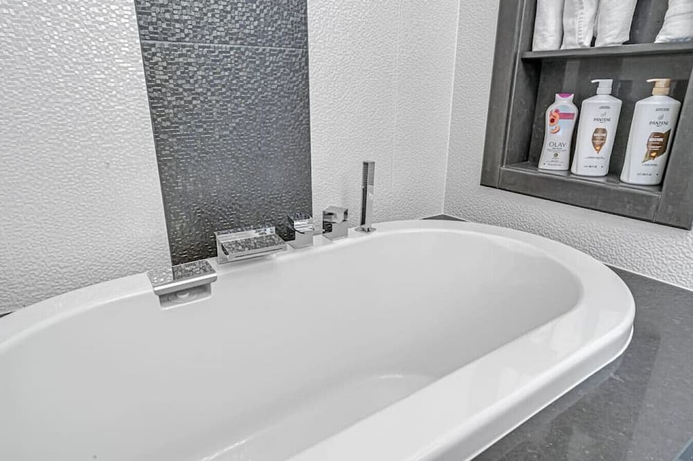 Photo of Bathroom in Erin Mills