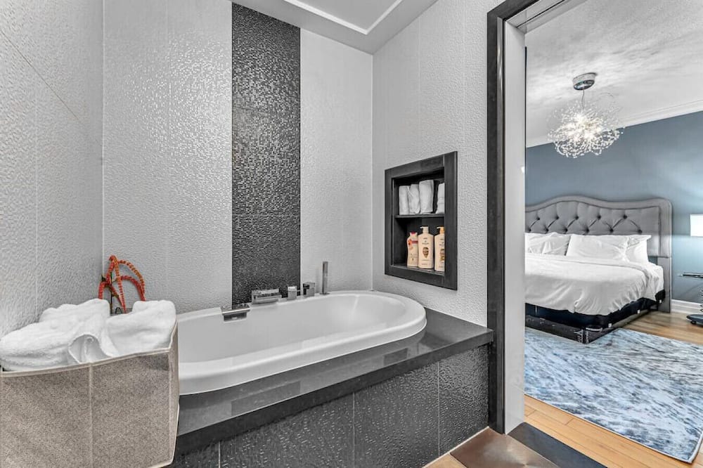 Photo of Bathroom in Erin Mills