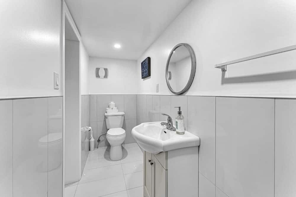 Photo of Bathroom in Erin Mills