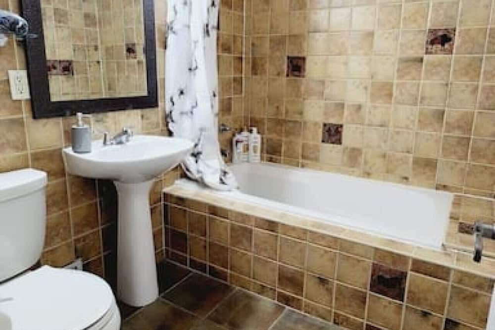 Photo of Bathroom in Erin Mills