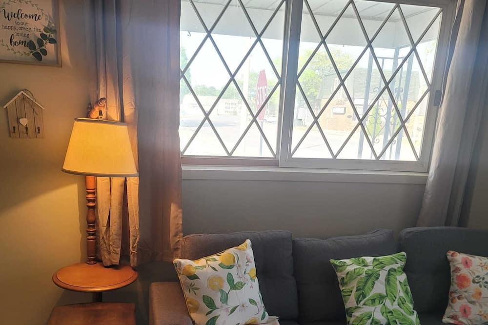 Photo of Livingroom in Wallaceburg