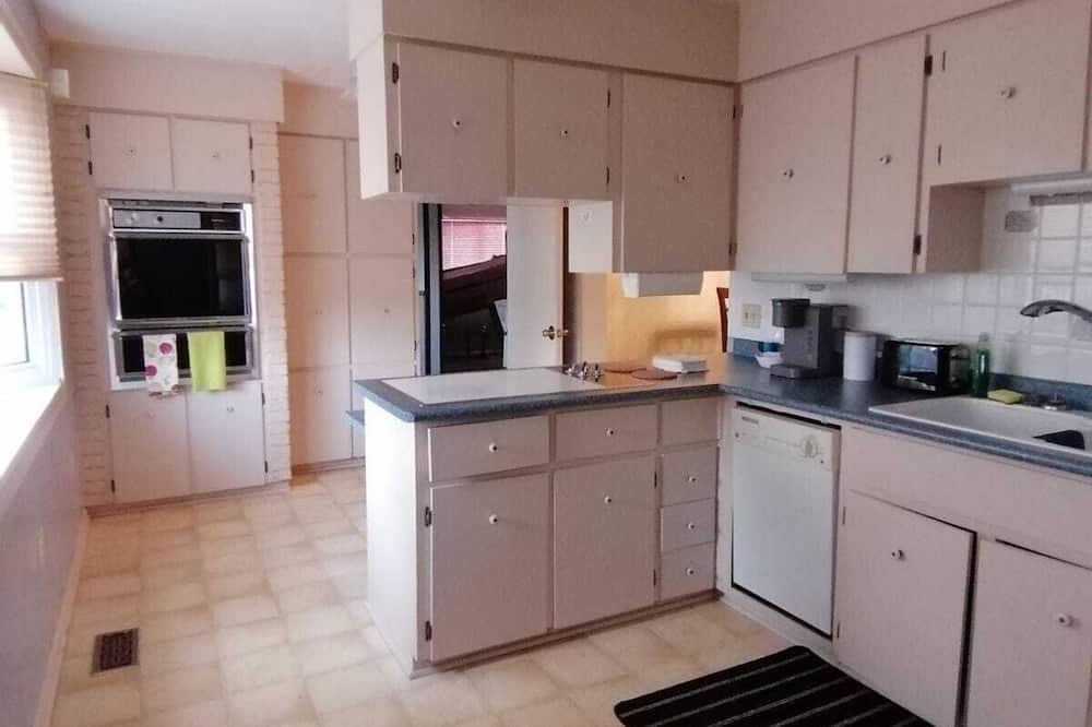 Photo of Kitchen in Wallaceburg