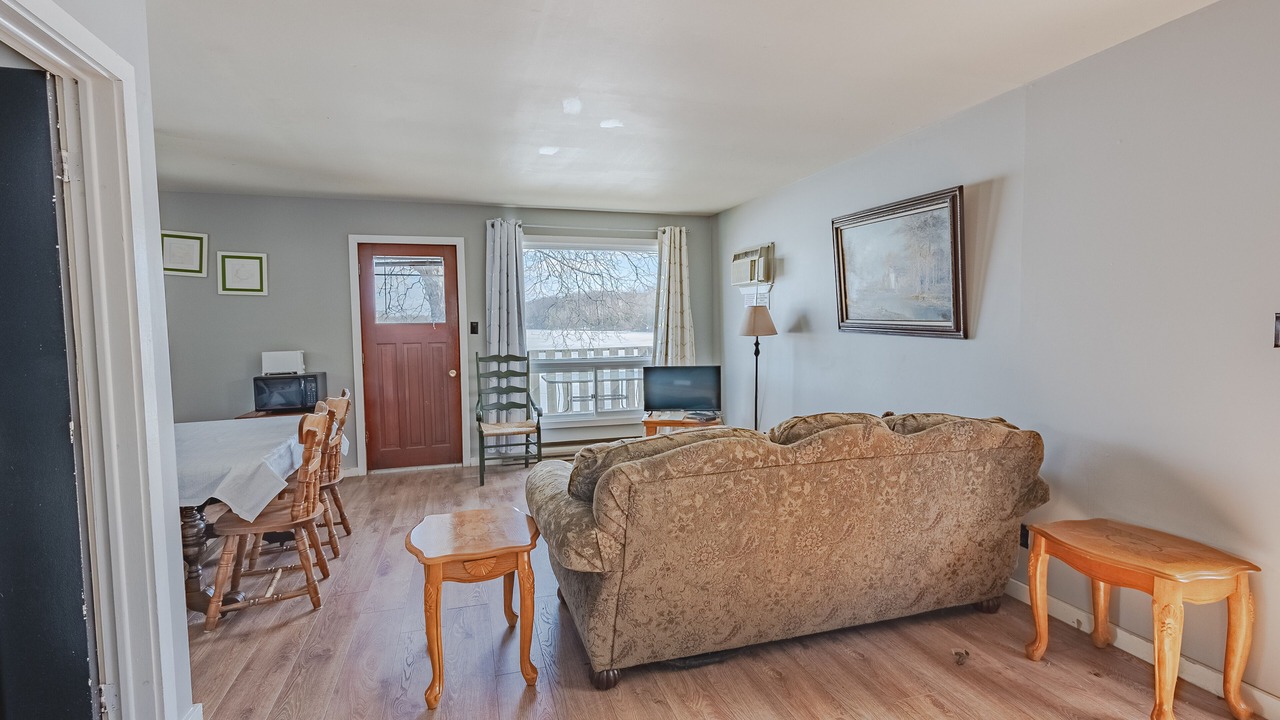 Photo of Livingroom in Frontenac