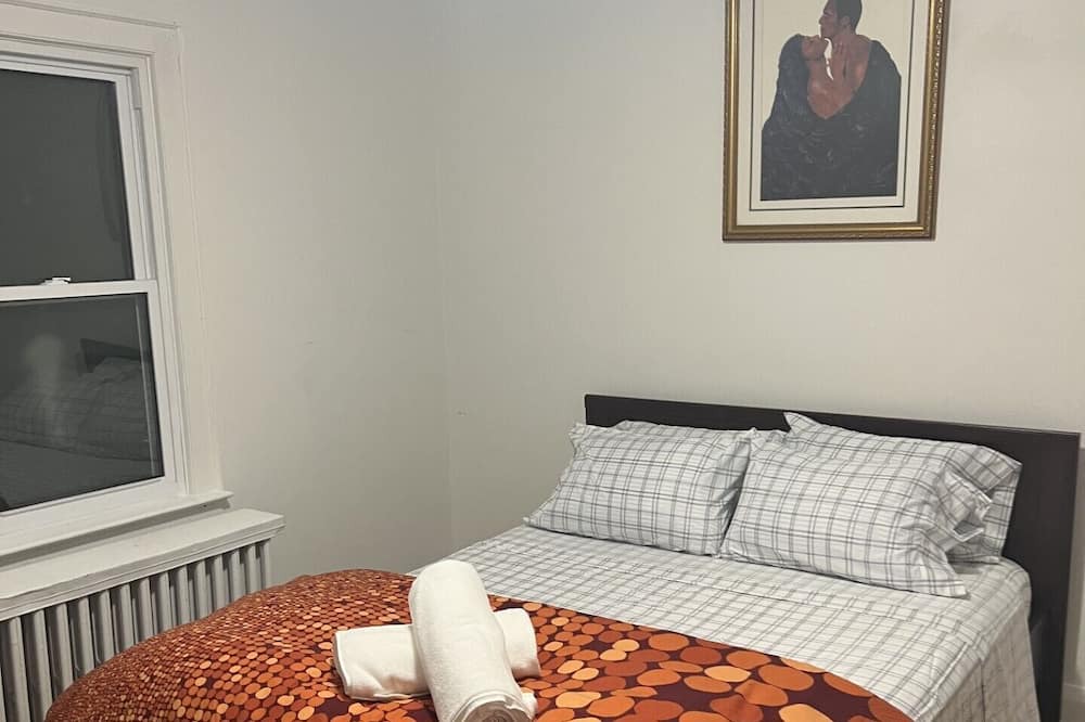 Photo of Bedroom in Port Colborne