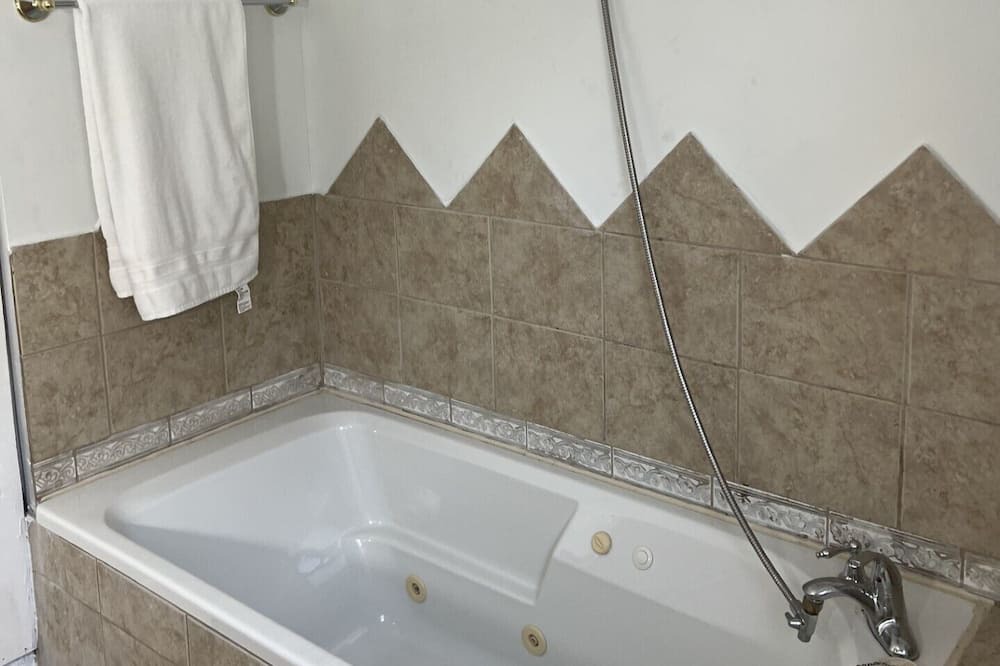 Photo of Bathroom in Port Colborne