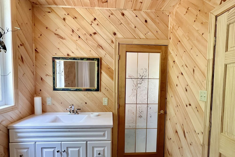Photo of Bathroom in River Valley