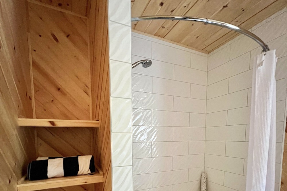 Photo of Bathroom in River Valley