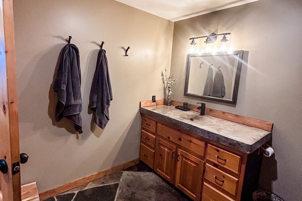 Photo of Bathroom in Georgian Bluffs