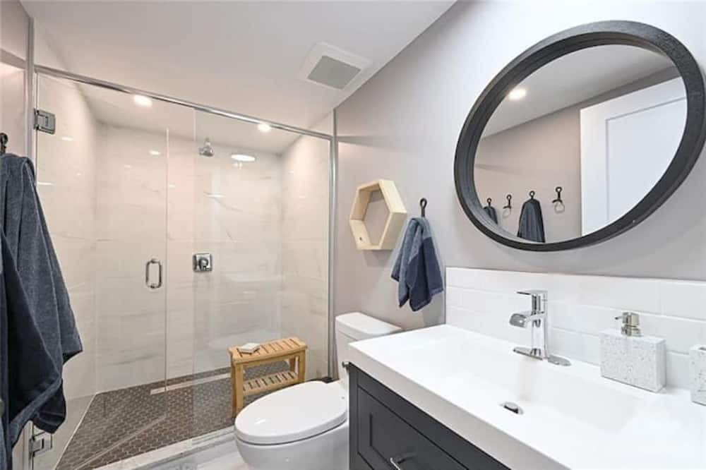 Photo of Bathroom in Elizabethtown-Kitley