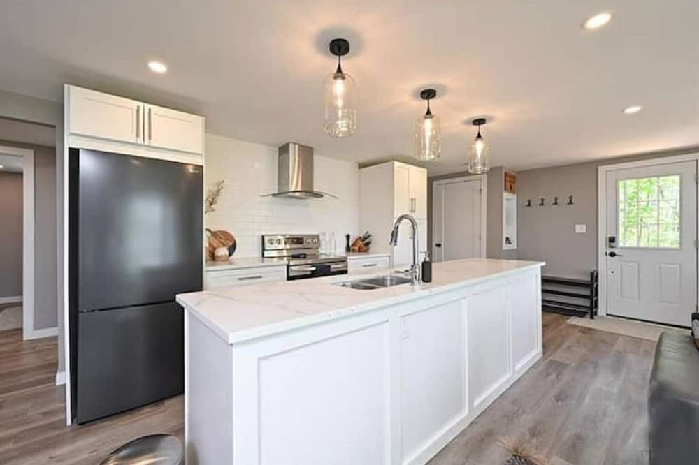 Photo of Kitchen in Elizabethtown-Kitley