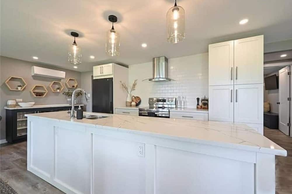 Photo of Kitchen in Elizabethtown-Kitley