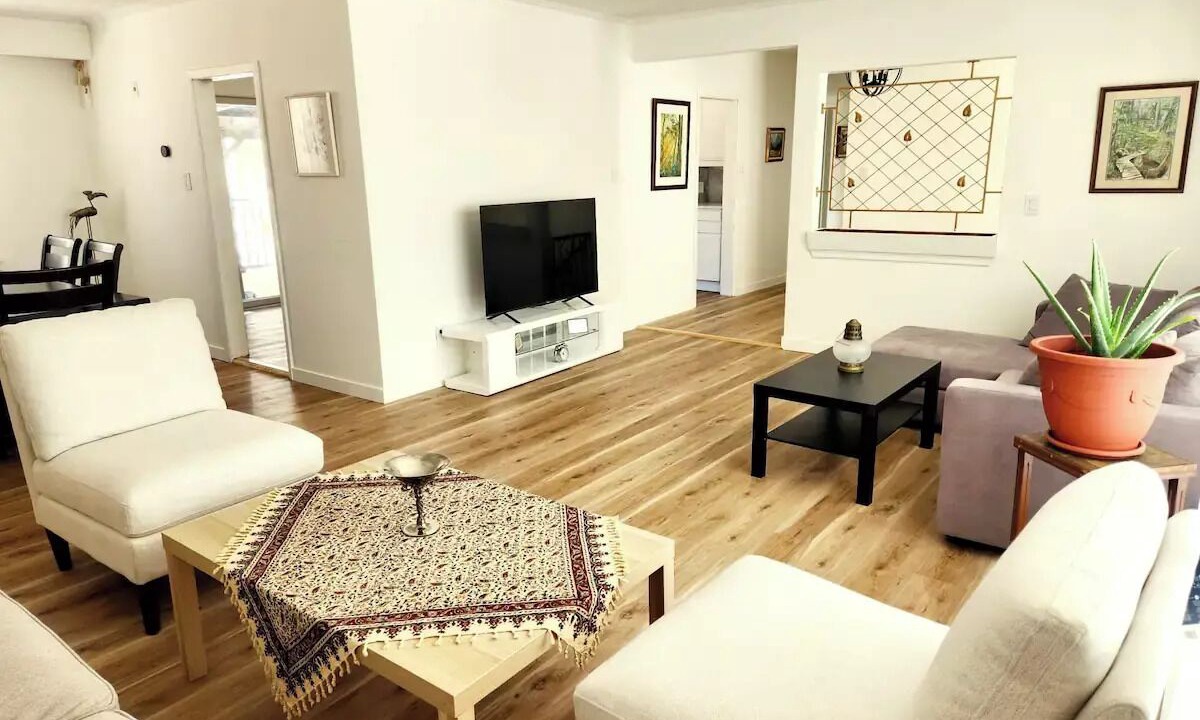 Photo of Livingroom in Thornhill
