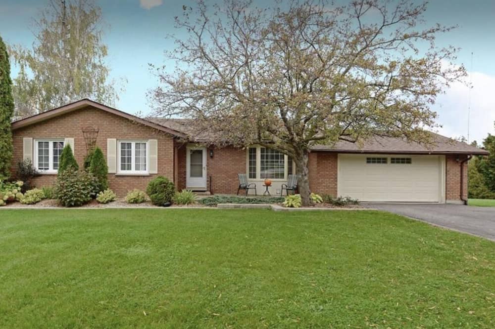 Photo of Outdoor in Lindsay
