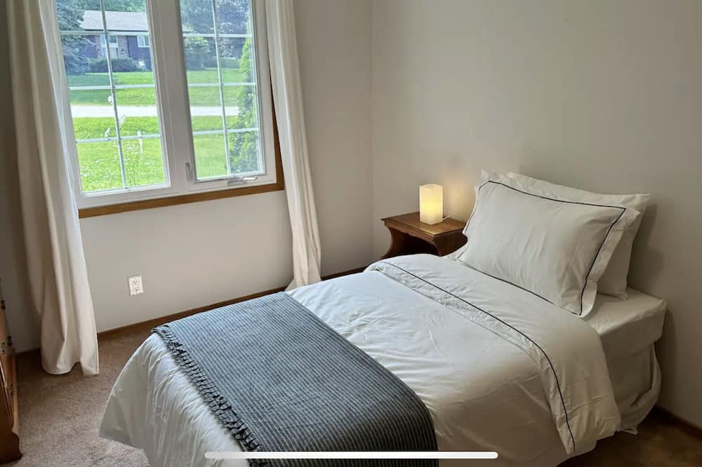 Photo of Bedroom in Lindsay