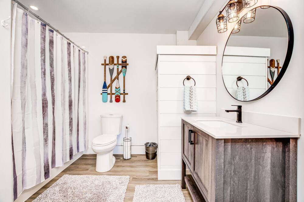 Photo of Bathroom in Campbellford