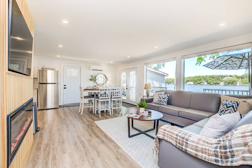 Photo of Livingroom in Campbellford