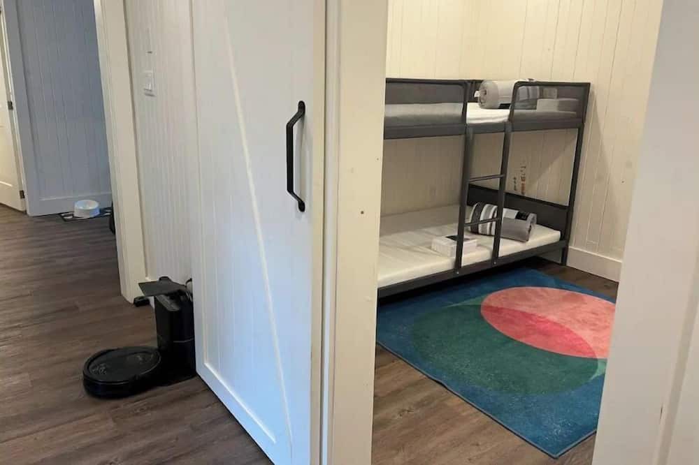 Photo of Bedroom in Port Sydney