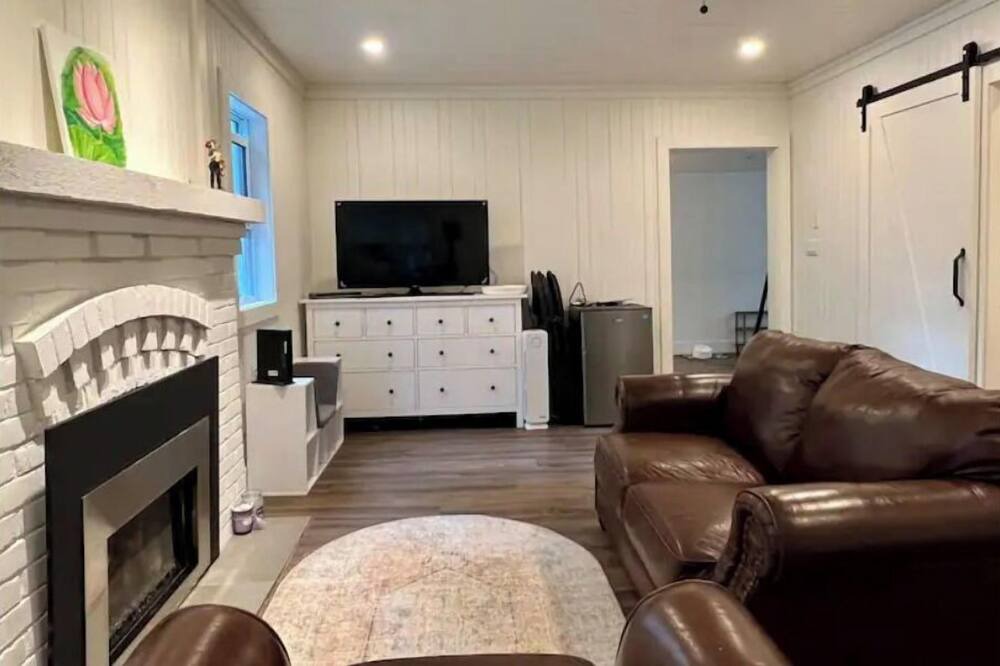 Photo of Livingroom in Port Sydney