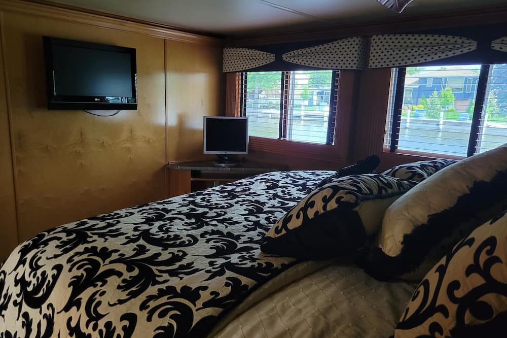 Photo of Bedroom in Lighthouse Cove