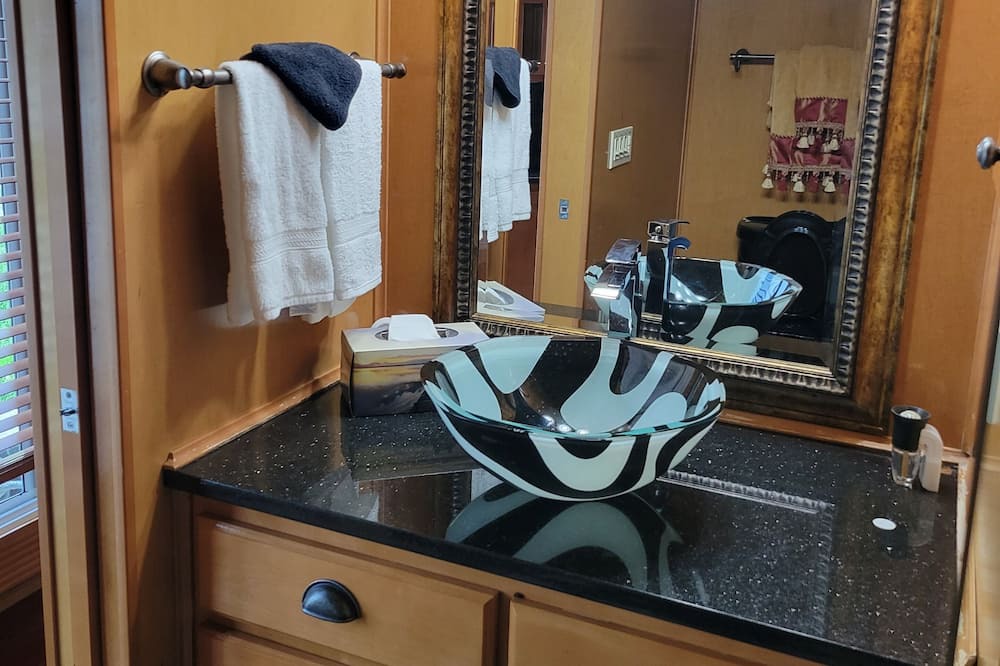 Photo of Bathroom in Lighthouse Cove