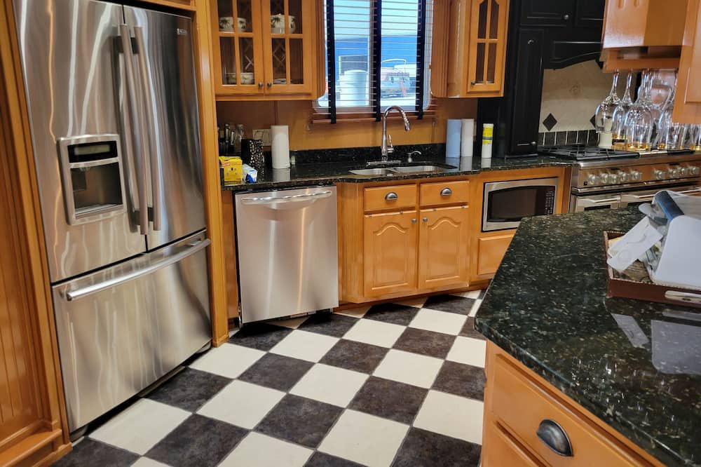 Photo of Kitchen in Lighthouse Cove
