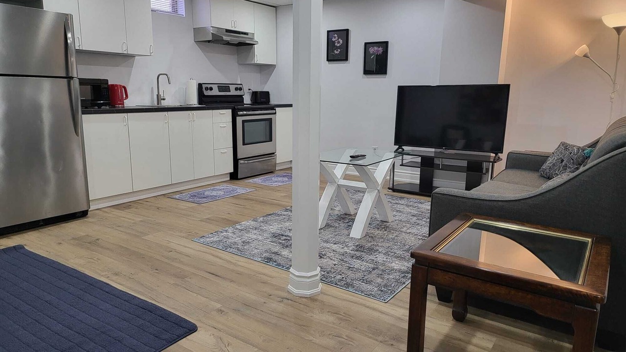 Photo of Livingroom in East Credit