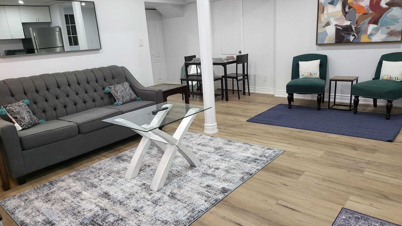 Photo of Livingroom in East Credit
