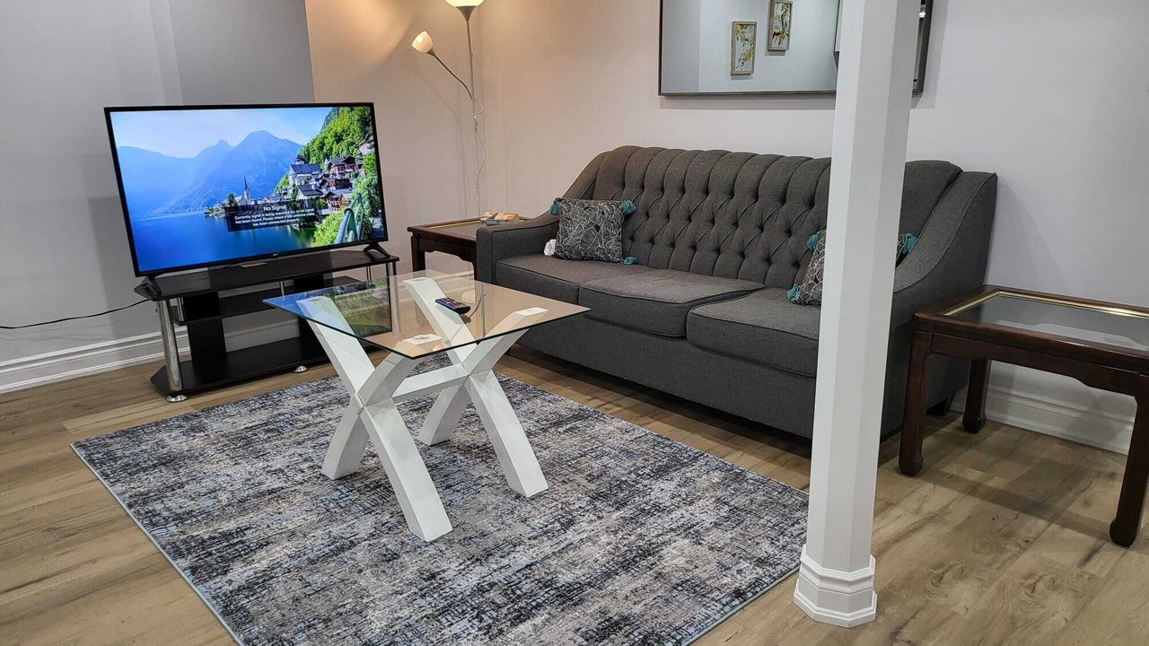 Photo of Livingroom in East Credit