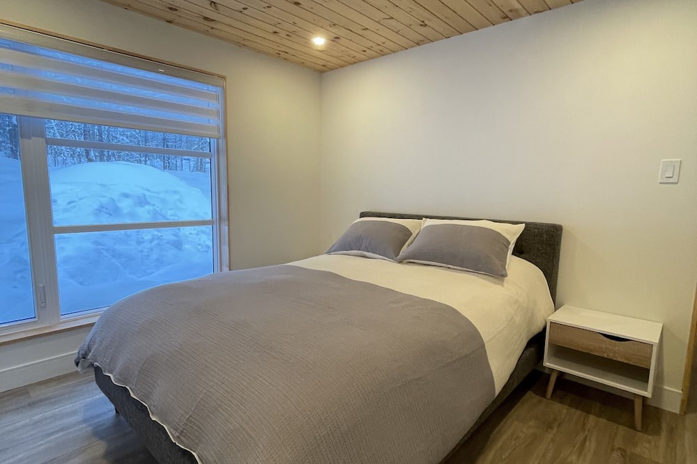 Photo of Bedroom in Rosseau