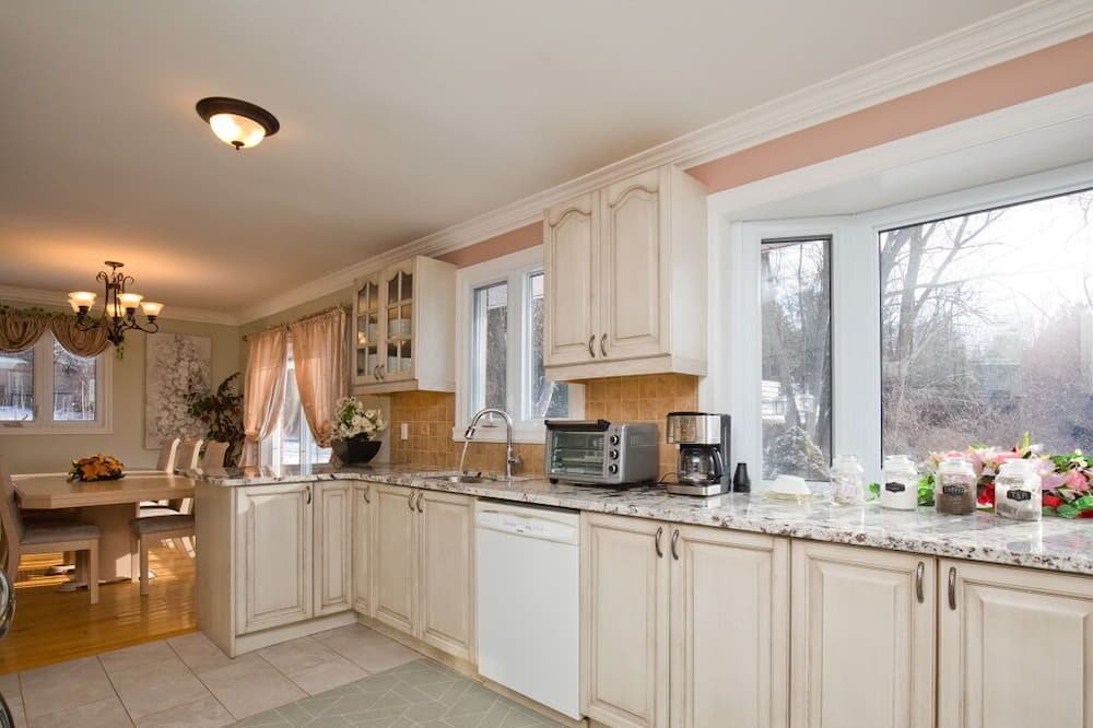Photo of Kitchen in Caledon