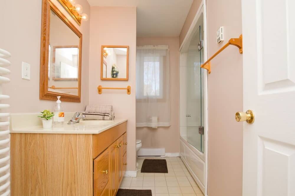 Photo of Bathroom in Caledon