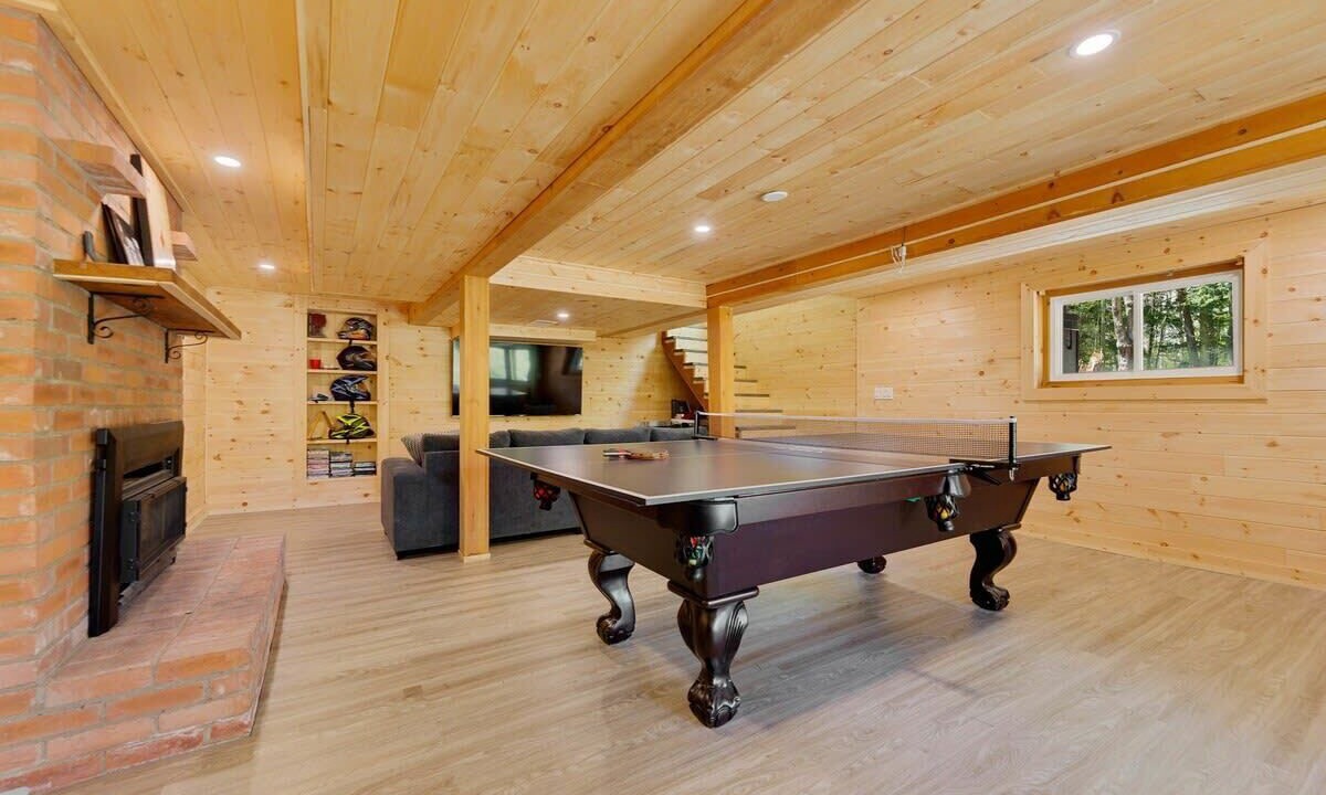 Photo of Bedroom in Muskoka Lakes