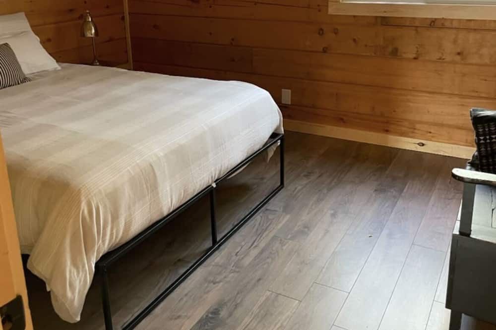 Photo of Bedroom in North Frontenac