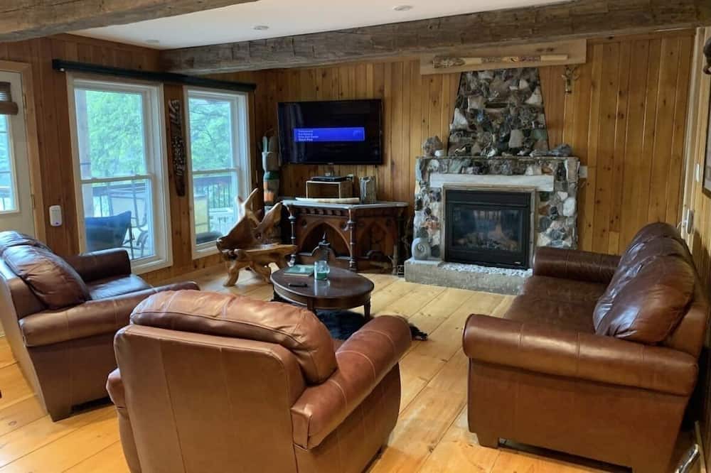 Photo of Livingroom in Faraday