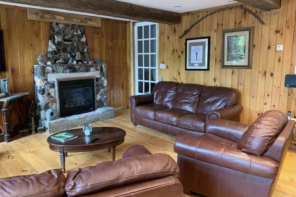 Photo of Livingroom in Faraday