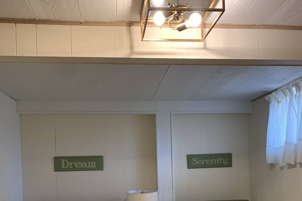 Photo of Bedroom in Perry