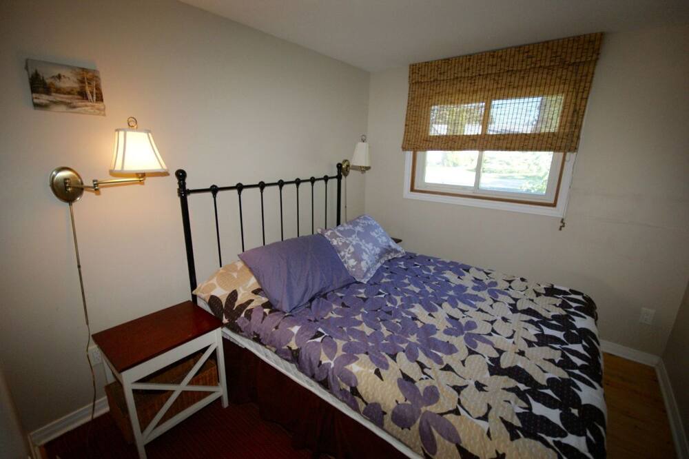 Photo of Bedroom in Cameron