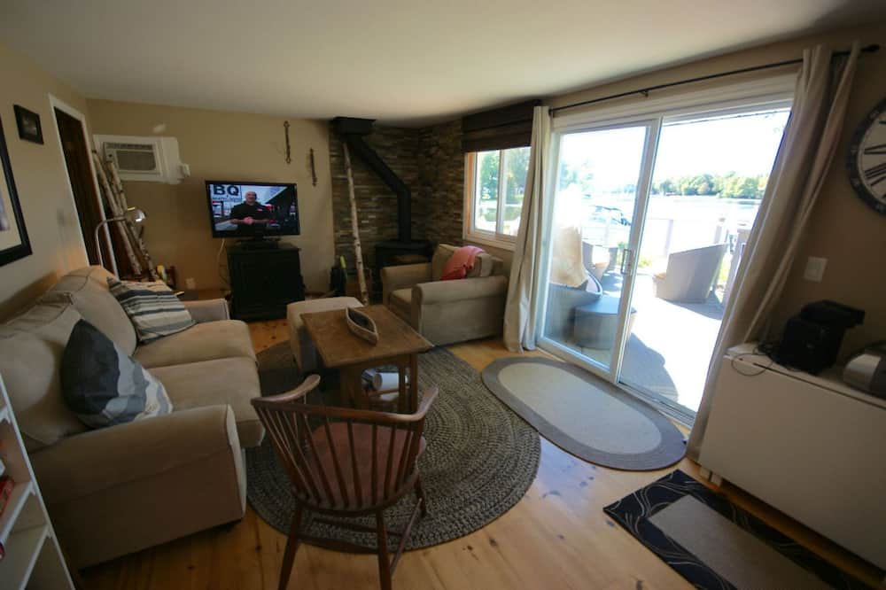 Photo of Livingroom in Cameron