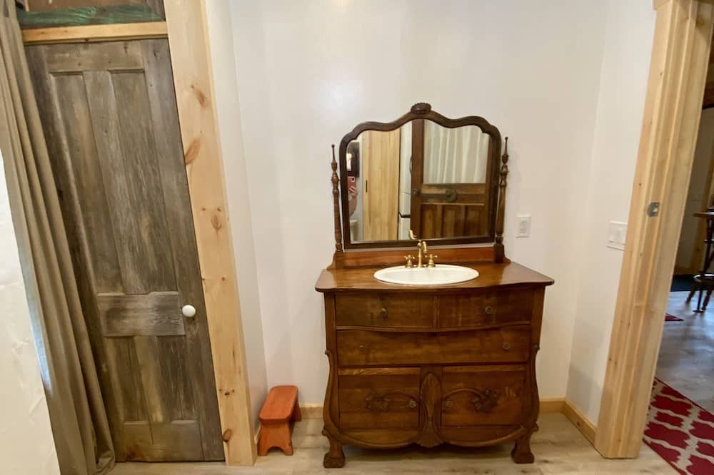 Photo of Bathroom in Perry