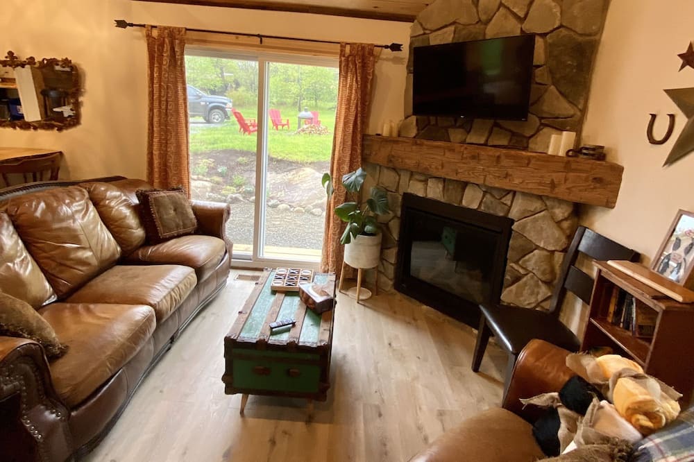 Photo of Livingroom in Perry