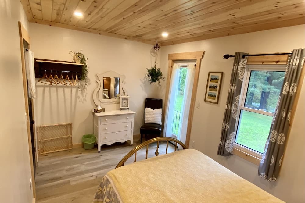 Photo of Bedroom in Perry