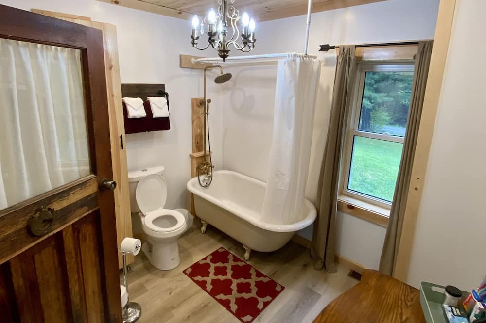 Photo of Bathroom in Perry