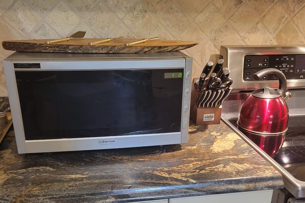 Photo of Kitchen in Fort Erie