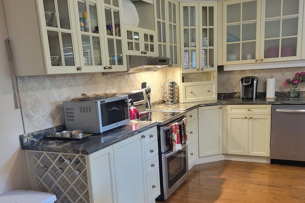 Photo of Kitchen in Fort Erie
