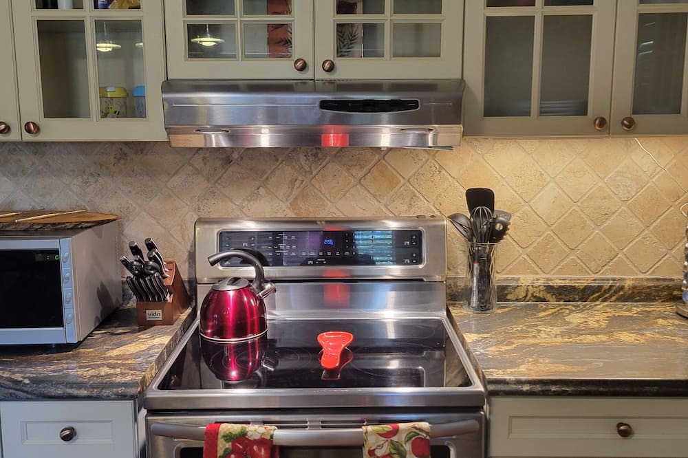 Photo of Kitchen in Fort Erie