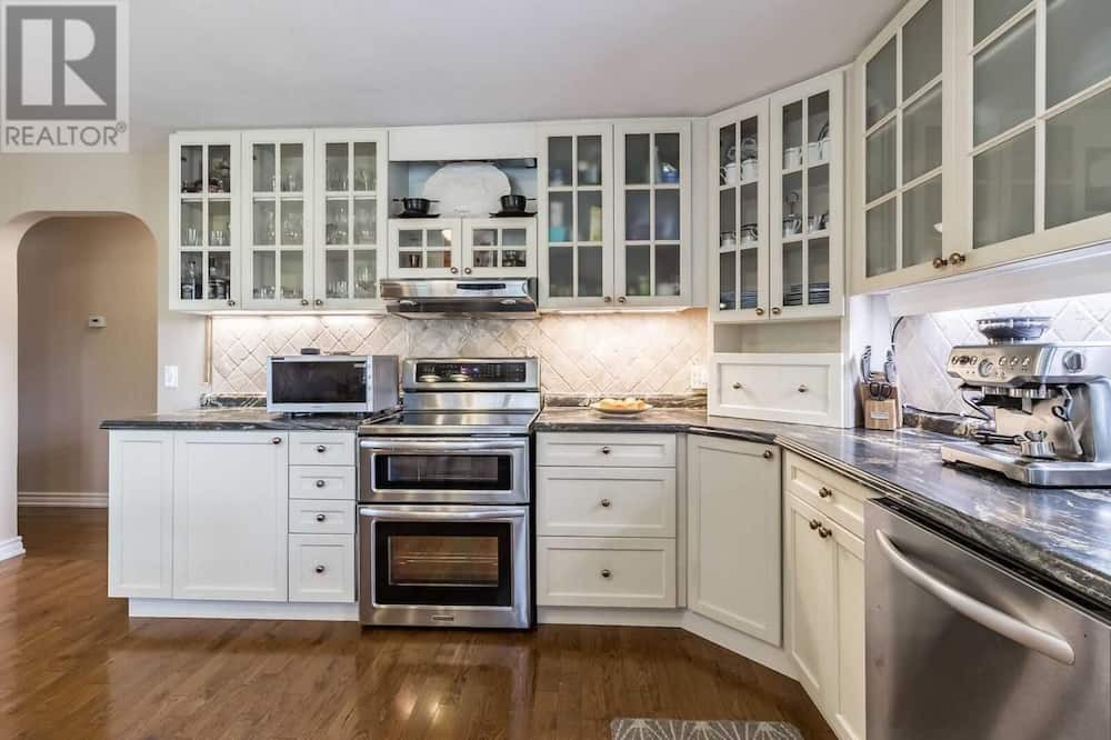 Photo of Kitchen in Fort Erie