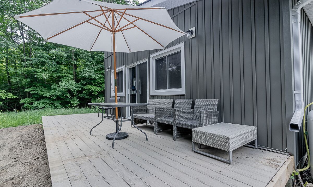 Photo of Patio Balcony in North Kawartha